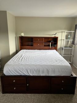 California King Storage Bed Frame with Bookcase Headboard