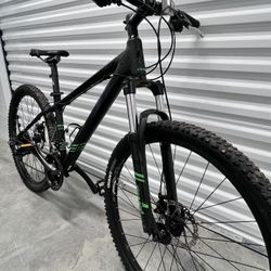 Giant Brand Men’s Mountain Bike