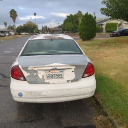 2000 Ford Taurus