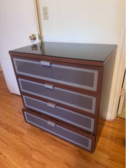 Dresser