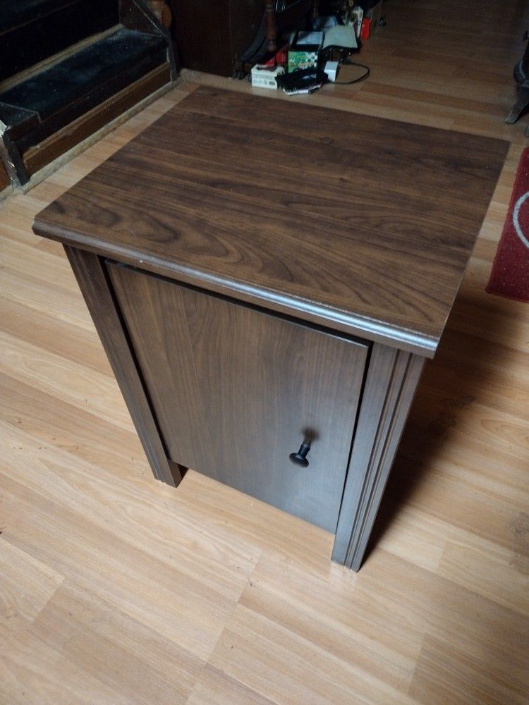Cabinet/End Table