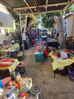 Moving sale 1101 el tejon Ave 93308
