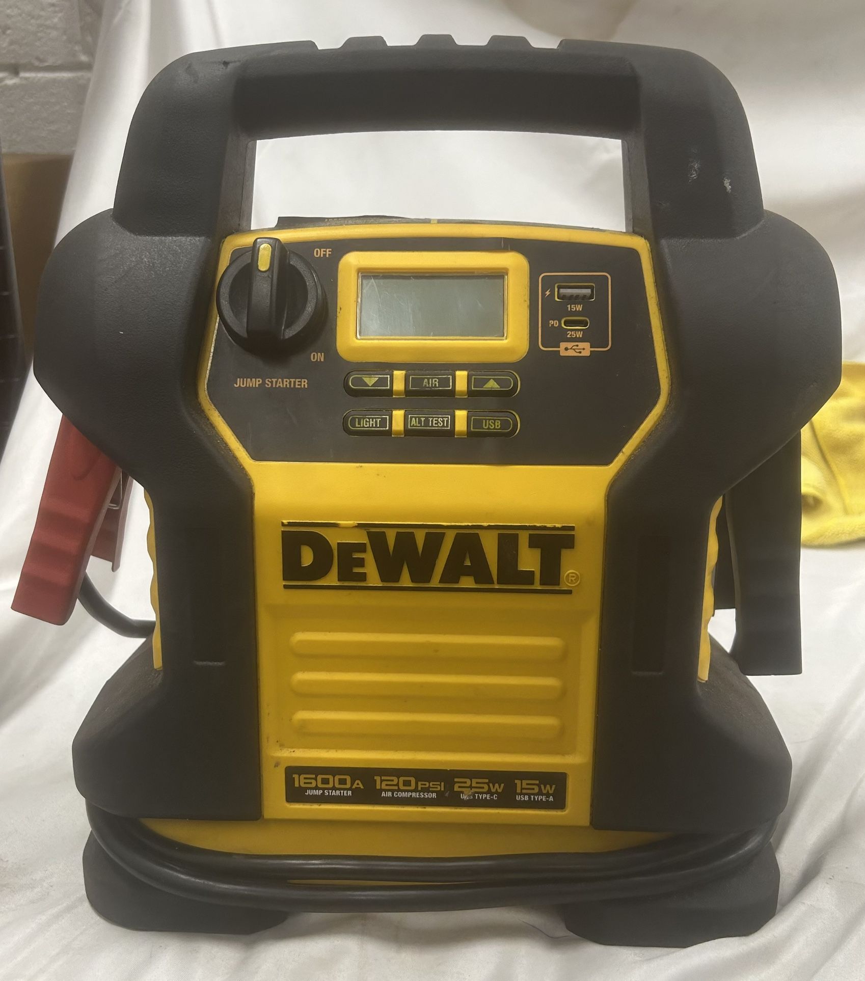 Dewalt Digital Portable Jump Starter 