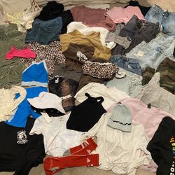 50 PC LOT MOSTLY NAME BRANDS SIZE SMALLS