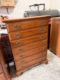 Chest of drawers