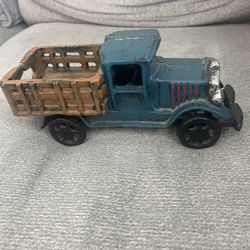 Vintage Hubley  Cast Iron Truck