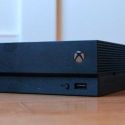 Xbox One X And And Xbox One S 