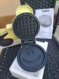 BRAND NEW MINI WAFFLE MAKER 4" GREAT FOR CAMPING