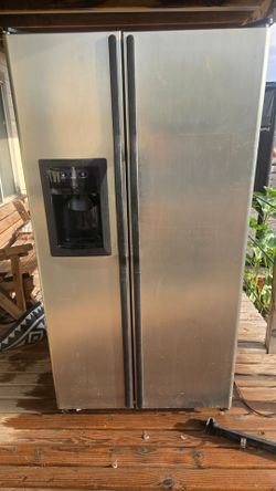 GE Refrigerator