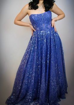 Periwinkle Sparkly Formal Dress : Size 5, M