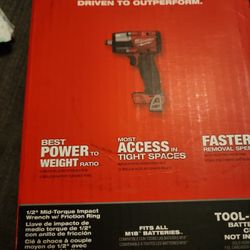 Milwaukee 1/2in Mid-torque Impact Wrench w/friction ring