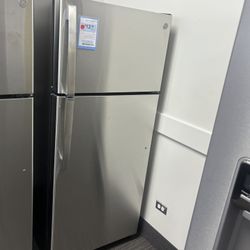 GE 17.5 Cu Top-Freezer Refrigerator 