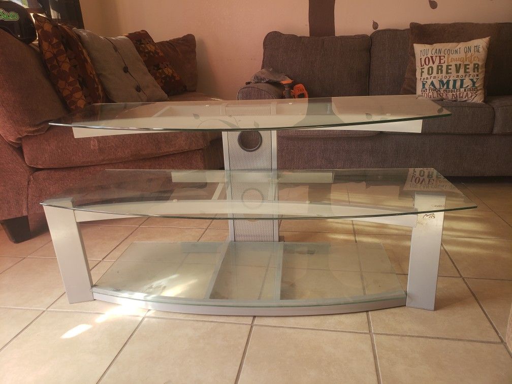 Intertainment Glass Table