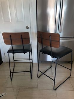 Modern sleek black/brown chairs counter height