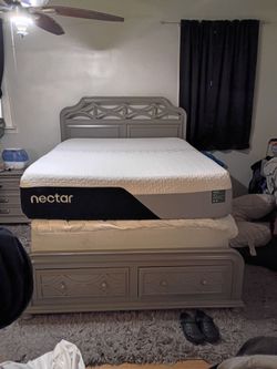 NECTAR QUEEN SIZE MATTRESS (LIKE NEW)