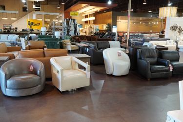 Leather Swivel Barrel Chair — (Pewter)