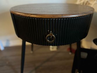 End table. Set of 2