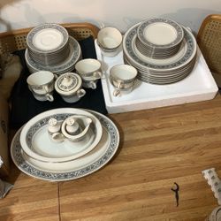 Noritake Ivory China Set For 8