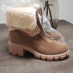 NEW! Women's Boots Size 8.5 