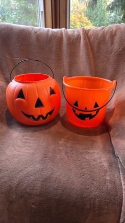 Trick or treat buckets
