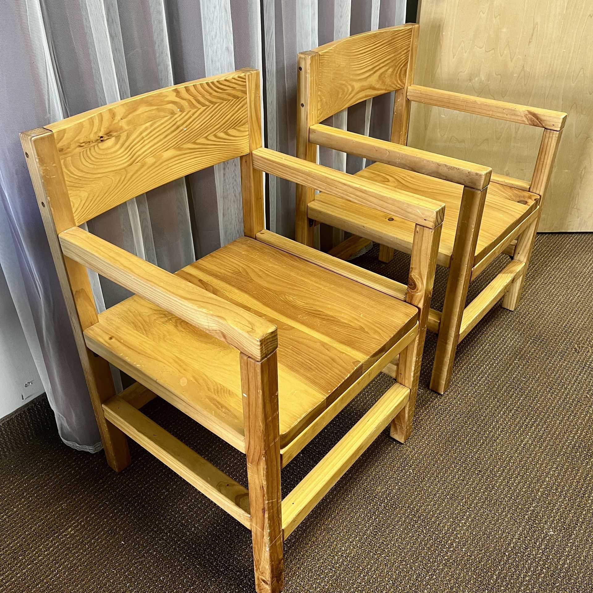 (1) Classic Solid Wood Armchairs, Accent Chair. Blemishes see all pics, Free to ask, I reply.