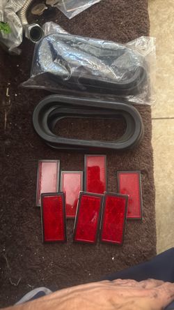 Truck-lite Rubber Trailer Light Grommets Or SATE LITE 15 SAE-A-80 Red Reflector Stickers
