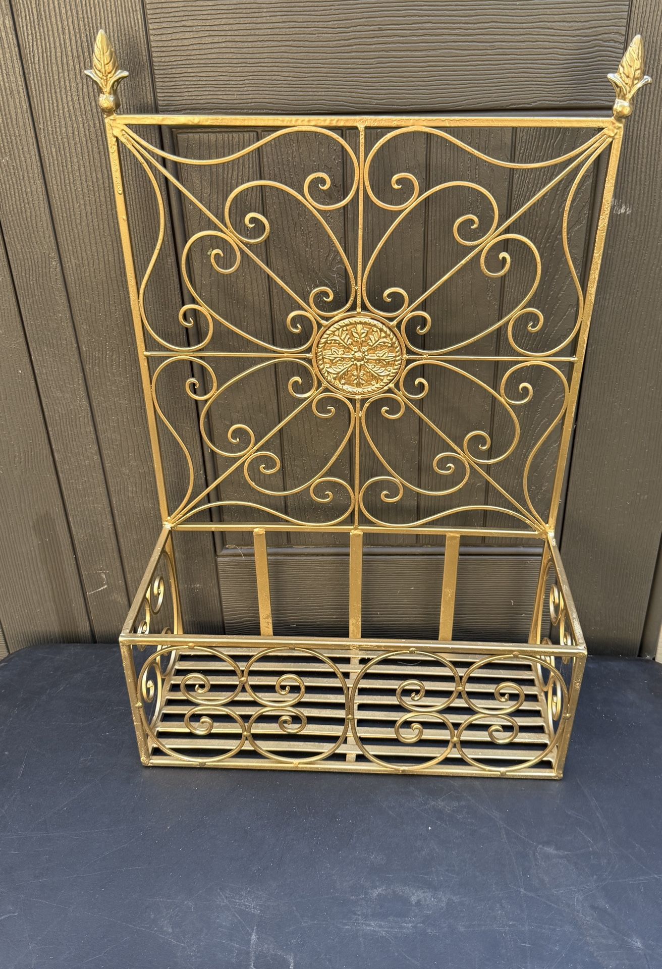 Metal hanging plant rack