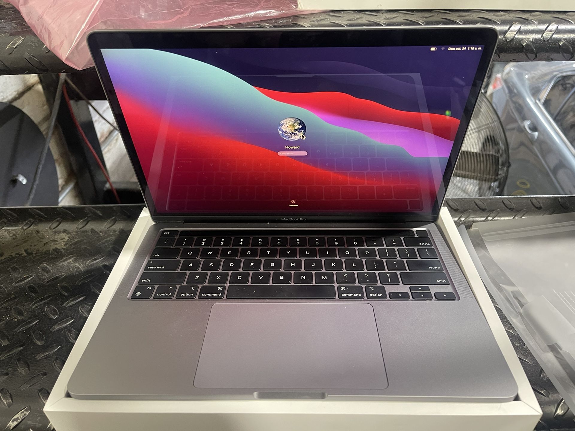 Slightly Used Mac Book Pro 13in