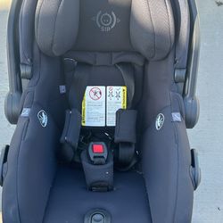 uppa baby mesa v2 carseat 