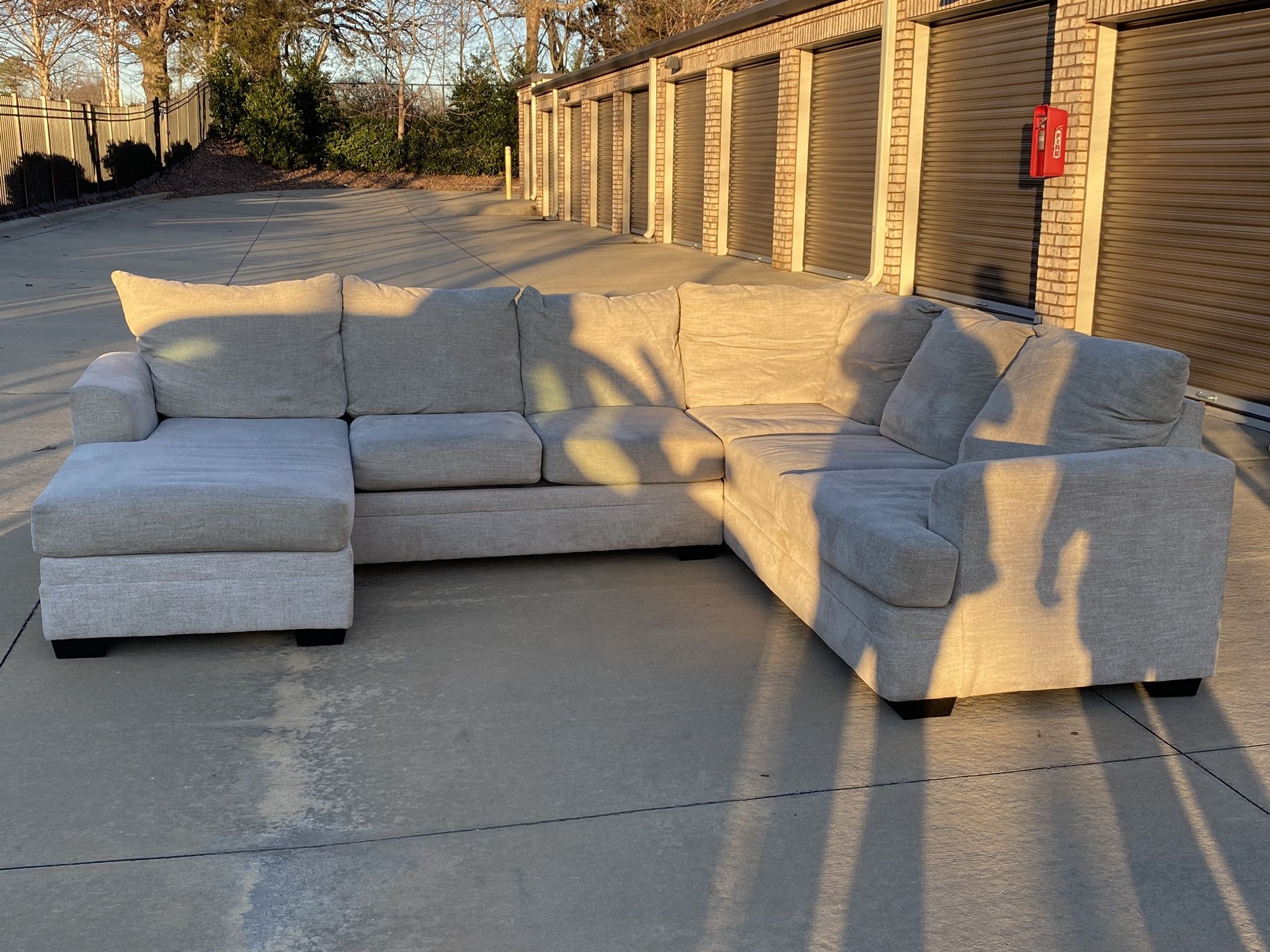 Copley court 2 Pc Left Arm Chaise Sectional