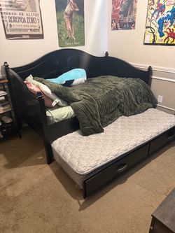 Twin Daybed w/ trundle & matching dresser