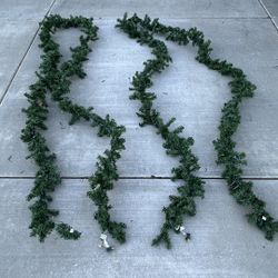 36’ Christmas Garland With White Lights
