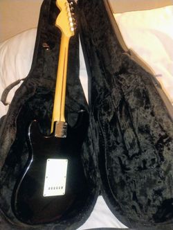 electric guitar with Carrying case 