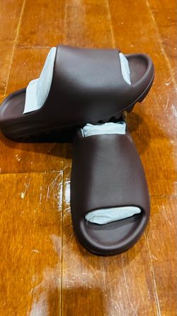 Brown Yeezys Slide Sandals