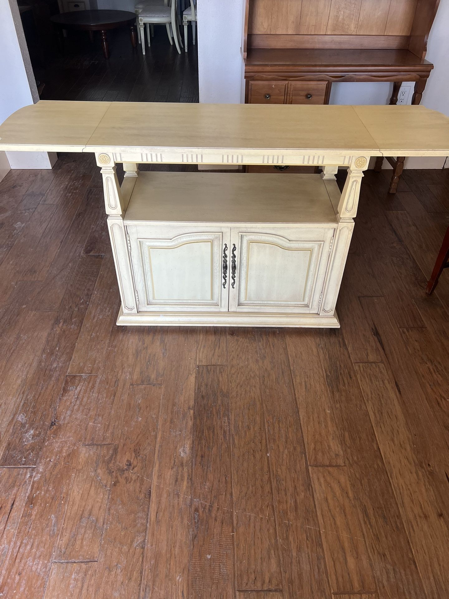 Vintage Thomasville Furniture Dining Set In Cream