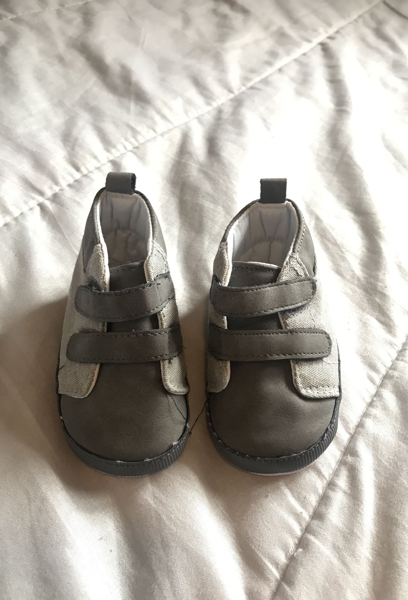 Baby infant crib shoes size 2