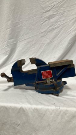 Pittsburgh 4” Swivel Base Bench Vise – Heavy Duty Cast Iron