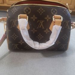 Brand New Size 20 With 2 Straps