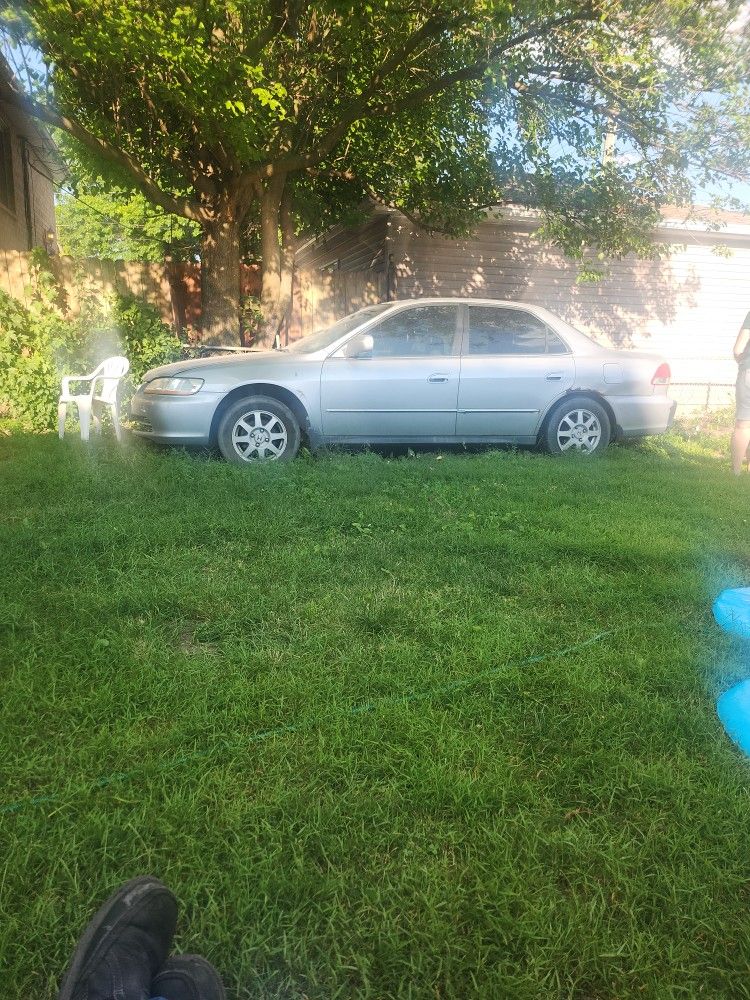 2002 Honda acord For Parts Engine And Transmision Runs Good