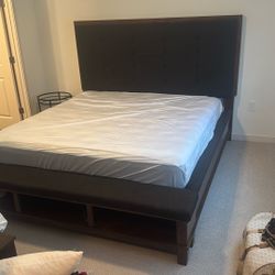 King Upholstered Bed w/ Head And Footboard
