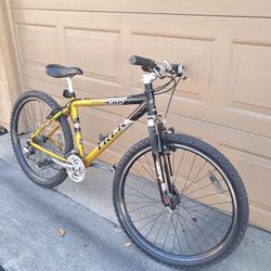 Trek 4500 Aluminum Mountain Bike – Great Condition