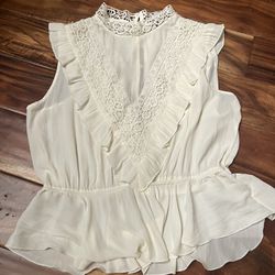 Women’s white forever 21 sleeveless lace blouse. Size xl