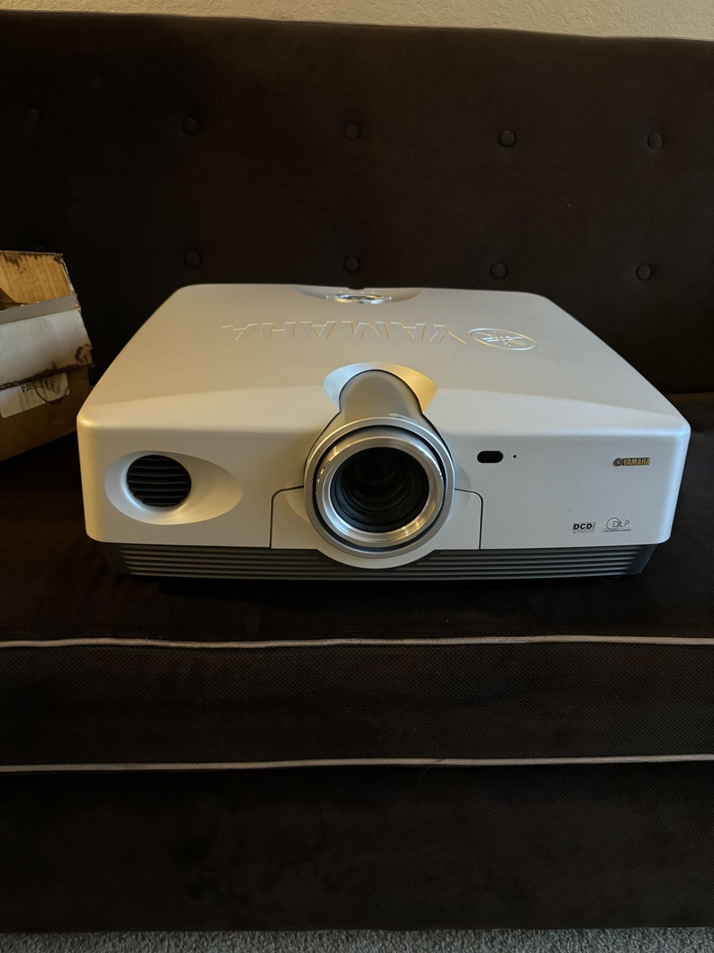 Yamaha DPX-1000 DLP Projector