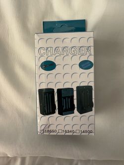 18650 Battery Charger in Box
