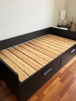 Bed frame / IKEA BRIMNES Daybed Frame with 2 Drawers, Gray, Twin
