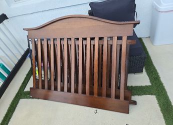 Bed for children used (cama cuna)