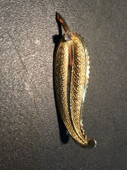 Gold Tone & Rhinestone Leaf Brooch