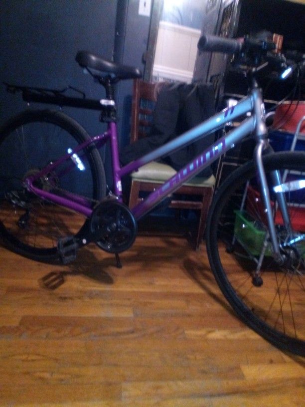 Ladies Schwinn Hybrid RoadBike NEW!!!