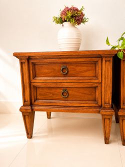 Thomasville Nightstands – Set of 2-Delivery Available