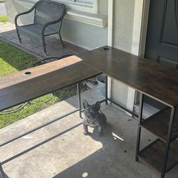 Free desk